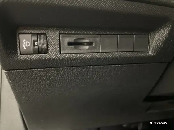 PEUGEOT 308 III - voiture d'occasion - Photo 15