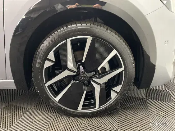 PEUGEOT 208 II - voiture d'occasion - Photo 8