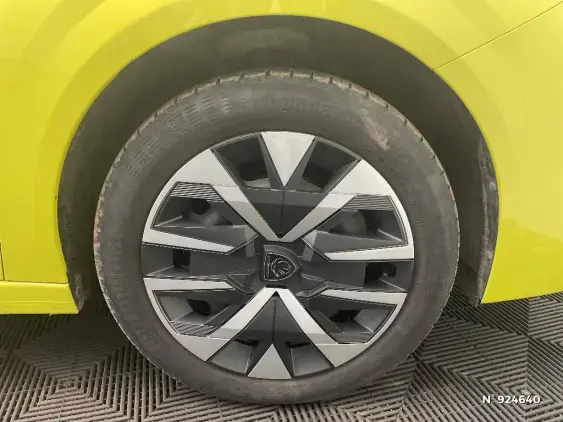 PEUGEOT 208 II - voiture d'occasion - Photo 8