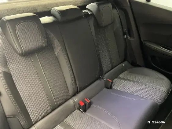 PEUGEOT 2008 II - voiture d'occasion - Photo 11