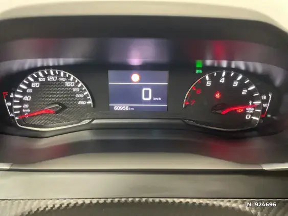 PEUGEOT 2008 II - voiture d'occasion - Photo 12