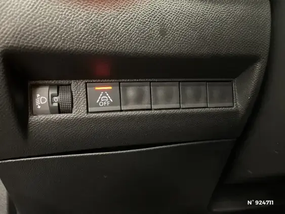 PEUGEOT 2008 II - voiture d'occasion - Photo 15