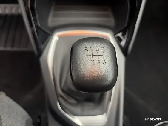 PEUGEOT 2008 II - voiture d'occasion - Photo 27