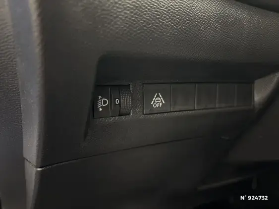 PEUGEOT 2008 II - voiture d'occasion - Photo 15