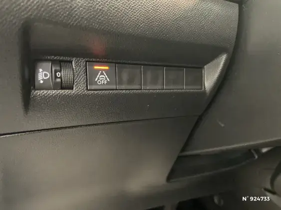 PEUGEOT 2008 II - voiture d'occasion - Photo 15