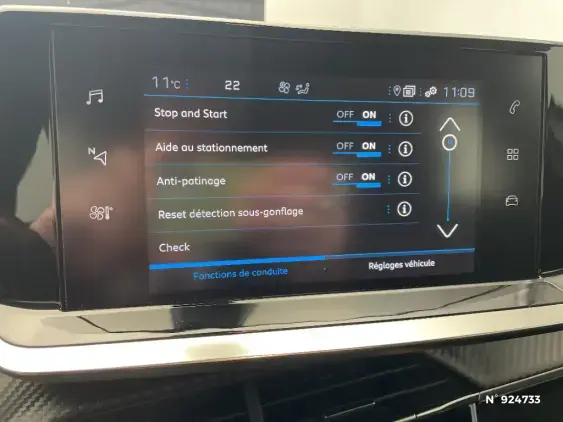 PEUGEOT 2008 II - voiture d'occasion - Photo 30