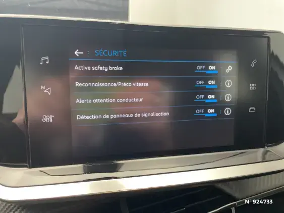 PEUGEOT 2008 II - voiture d'occasion - Photo 32