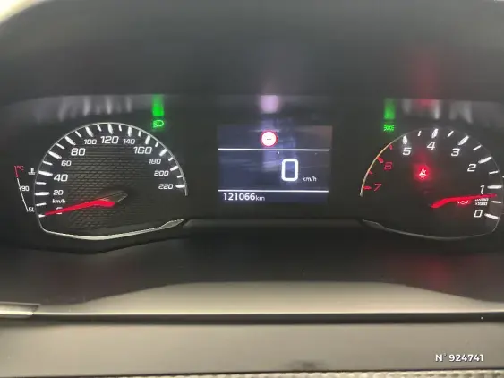 PEUGEOT 208 BUSINESS R II - voiture d'occasion - Photo 12