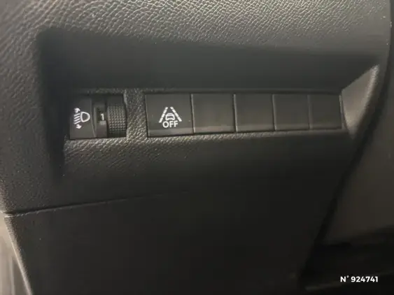 PEUGEOT 208 BUSINESS R II - voiture d'occasion - Photo 15