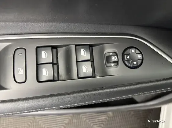 PEUGEOT 3008 II - voiture d'occasion - Photo 15