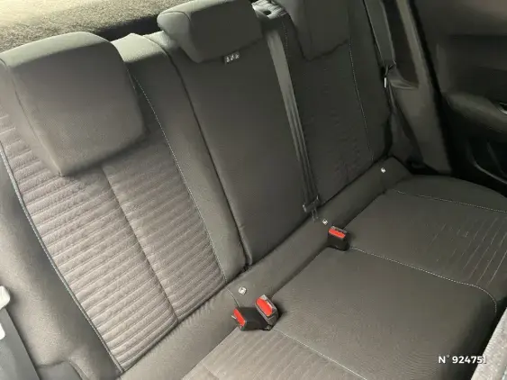 PEUGEOT 2008 II - voiture d'occasion - Photo 11