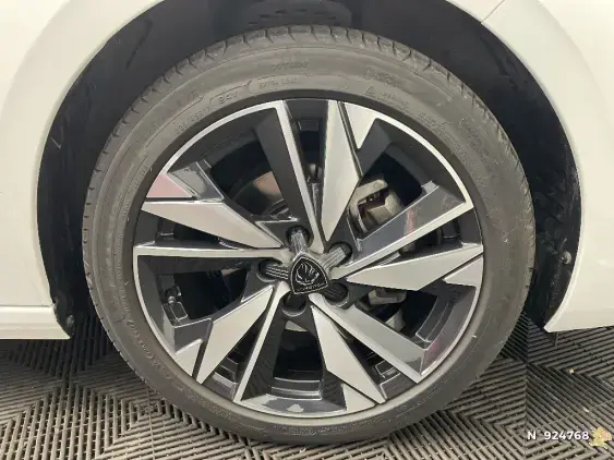 PEUGEOT 308 III - voiture d'occasion - Photo 8