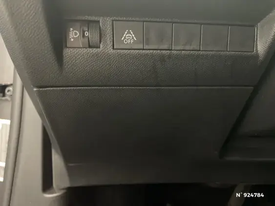 PEUGEOT 2008 II - voiture d'occasion - Photo 15