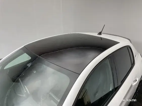 PEUGEOT 208 BUSINESS R II - voiture d'occasion - Photo 27