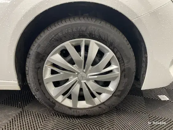 PEUGEOT 208 II - voiture d'occasion - Photo 8