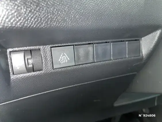 PEUGEOT 208 II - voiture d'occasion - Photo 15