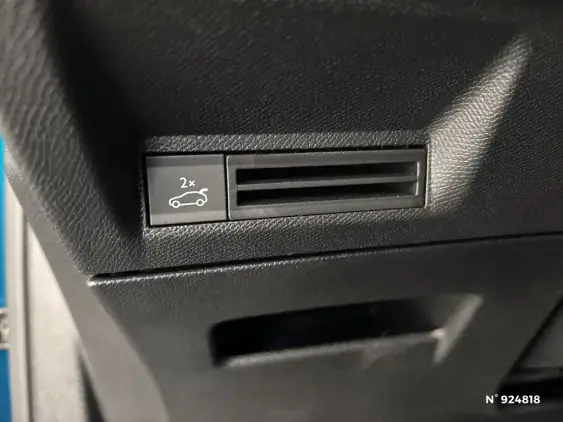 PEUGEOT 3008 ELECTRIQUE III - voiture d'occasion - Photo 15