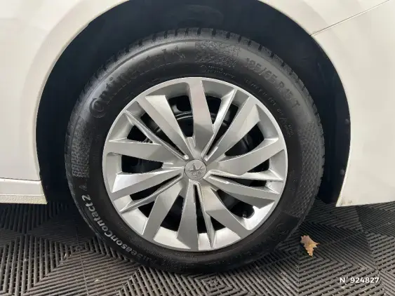 PEUGEOT 208 II - voiture d'occasion - Photo 8