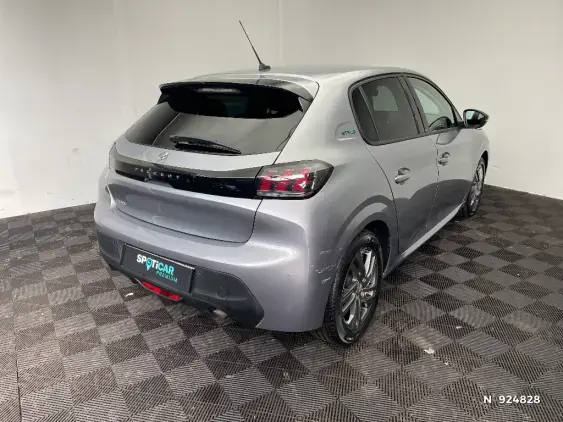 PEUGEOT 208 BUSINESS R II - voiture d'occasion - Photo 4