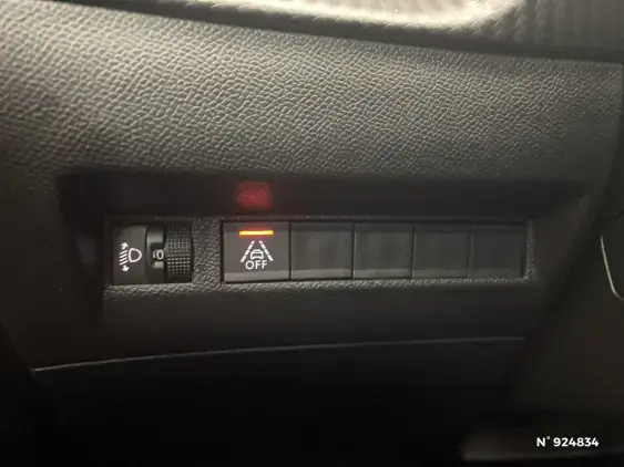 PEUGEOT 2008 II - voiture d'occasion - Photo 15