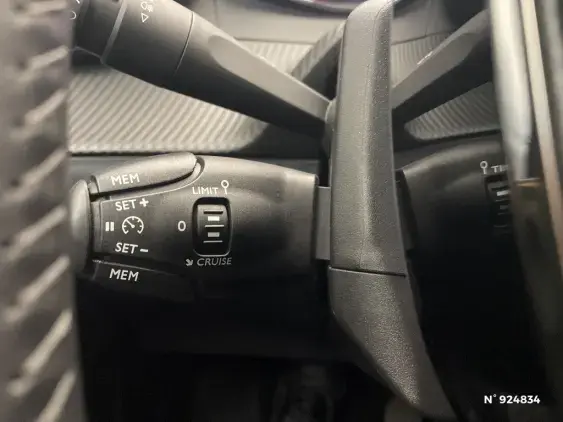 PEUGEOT 2008 II - voiture d'occasion - Photo 27