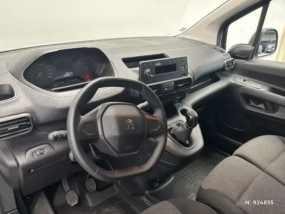PEUGEOT PARTNER III - voiture d'occasion - Photo 9