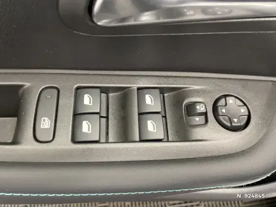 PEUGEOT 208 BUSINESS R II - voiture d'occasion - Photo 25