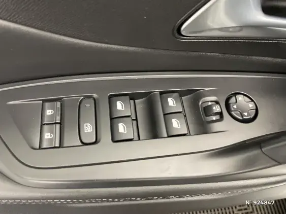 PEUGEOT 308 III - voiture d'occasion - Photo 26