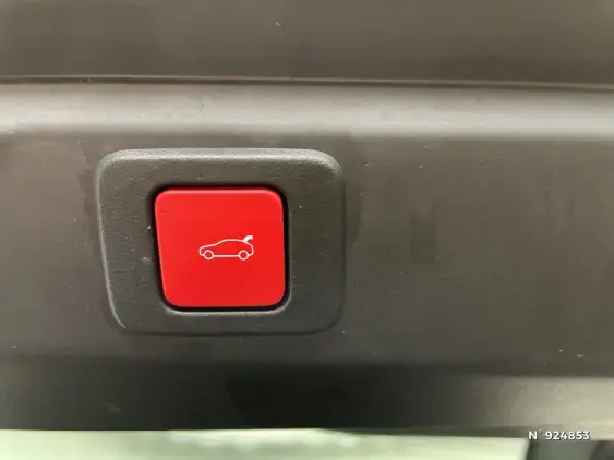 PEUGEOT 3008 III - voiture d'occasion - Photo 25