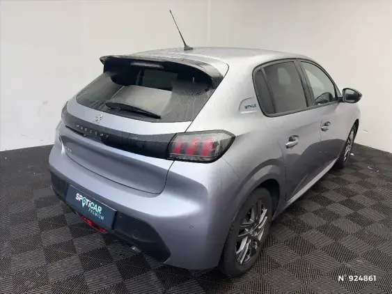 PEUGEOT 208 BUSINESS R II - voiture d'occasion - Photo 4