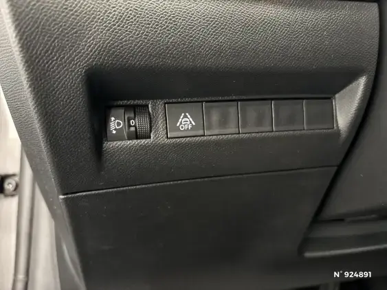 PEUGEOT 208 BUSINESS R II - voiture d'occasion - Photo 15