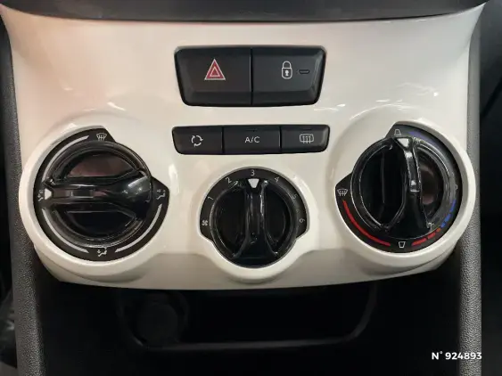 PEUGEOT 208 - voiture d'occasion - Photo 14