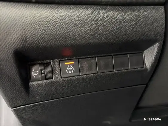 PEUGEOT 208 II - voiture d'occasion - Photo 15