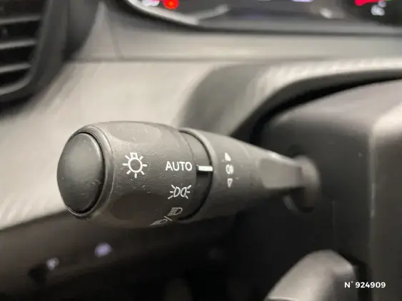 PEUGEOT 208 II - voiture d'occasion - Photo 25