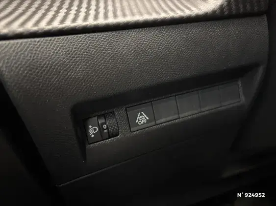 PEUGEOT 208 II - voiture d'occasion - Photo 15