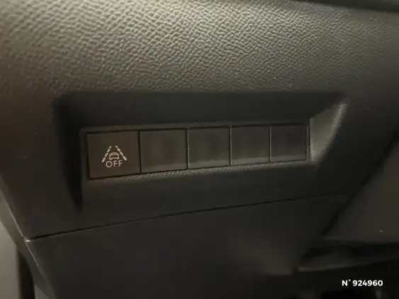 PEUGEOT 2008 II - voiture d'occasion - Photo 15