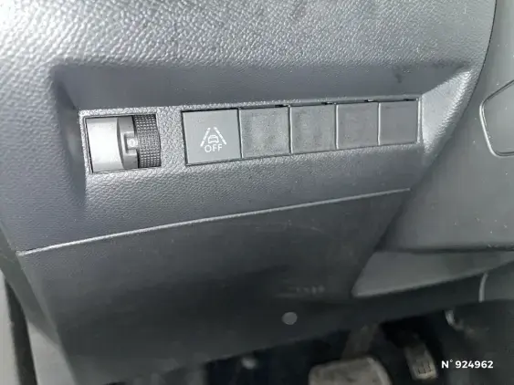 PEUGEOT 2008 ELECTRIQUE II - voiture d'occasion - Photo 15