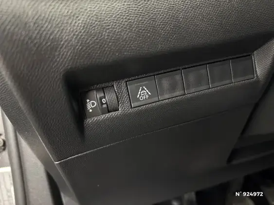 PEUGEOT 2008 II - voiture d'occasion - Photo 15