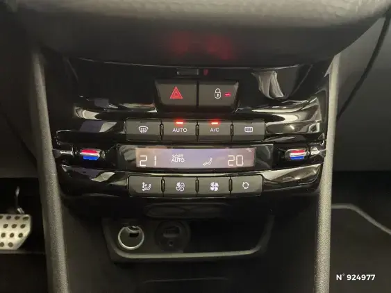 PEUGEOT 2008 - voiture d'occasion - Photo 28