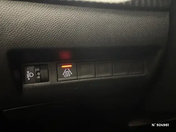 PEUGEOT 208 II - voiture d'occasion - Photo 15