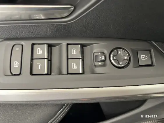 PEUGEOT 3008 III - voiture d'occasion - Photo 27