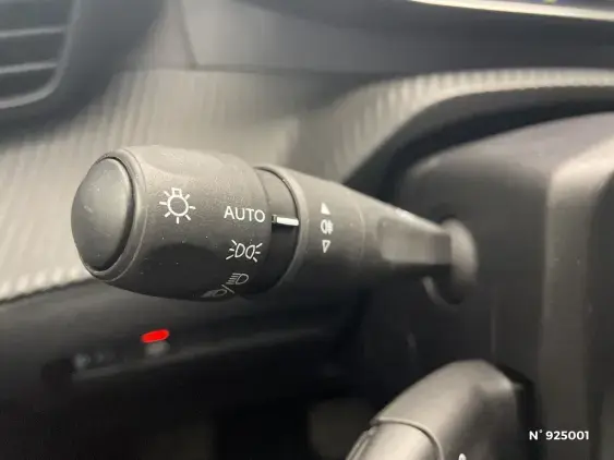 PEUGEOT 2008 ELECTRIQUE II - voiture d'occasion - Photo 28