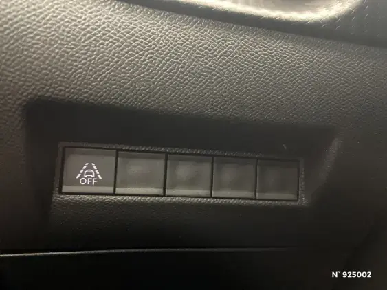 PEUGEOT 2008 II - voiture d'occasion - Photo 15