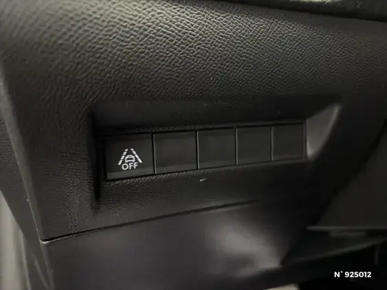 PEUGEOT 208 ELECTRIQUE II - voiture d'occasion - Photo 14