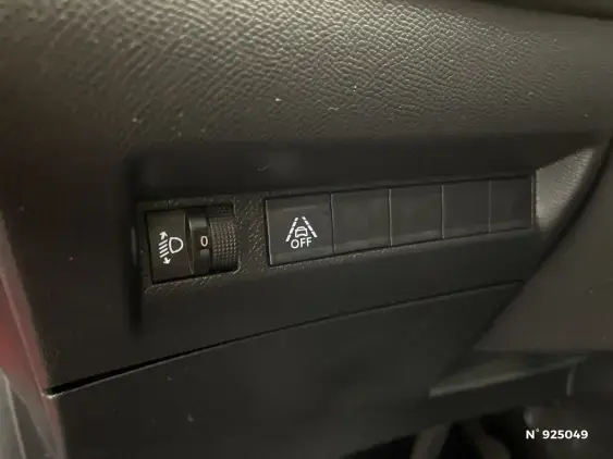 PEUGEOT 208 II - voiture d'occasion - Photo 15