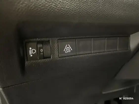PEUGEOT 208 II - voiture d'occasion - Photo 15