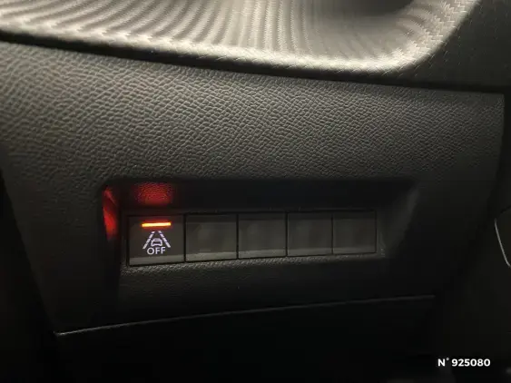 PEUGEOT 2008 II - voiture d'occasion - Photo 15
