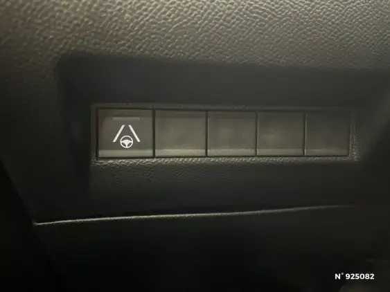 PEUGEOT 2008 II - voiture d'occasion - Photo 15