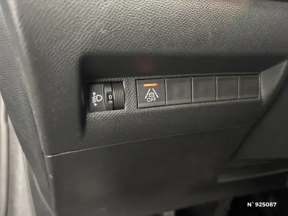 PEUGEOT 208 II - voiture d'occasion - Photo 15
