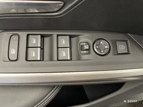 PEUGEOT 3008 ELECTRIQUE III - voiture d'occasion - Photo 30